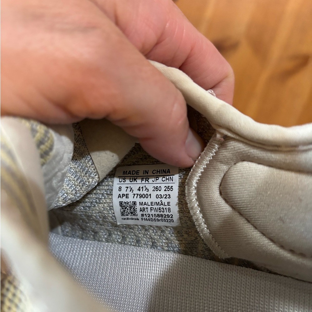 Yeezy 350 Citron - Men’s 8 - Picture 11 of 12